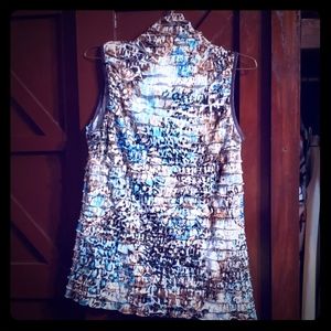 High collar sleeveless shirt